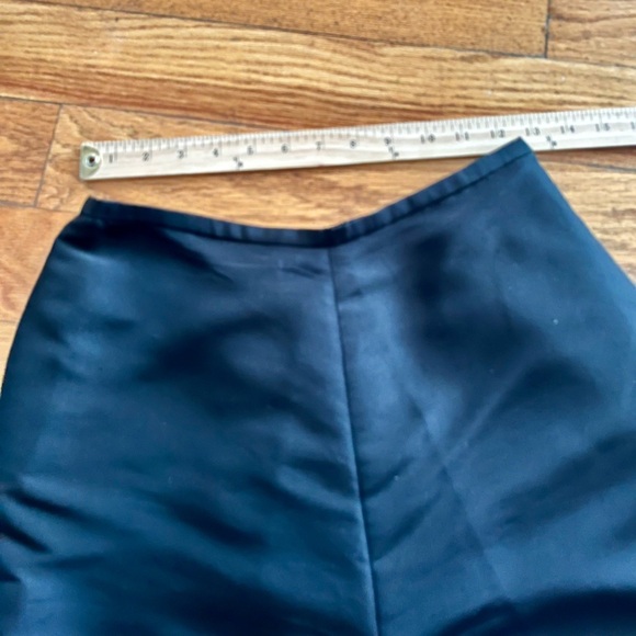 Bloomingdale’s Silk Black Slacks Pants Zip Button Size 10 P Sleek Witchy Vampire - Picture 4 of 13